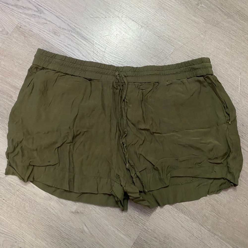 Forever 21 Shorts Women Large Olive Green‎ Drawstring Elastic Waist Casual Flowy